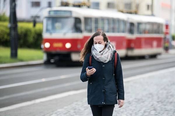 Uvolňování proticovidových opatření. ‚Od března mohou zůstat jen respirátory,‘ odhaduje Fiala