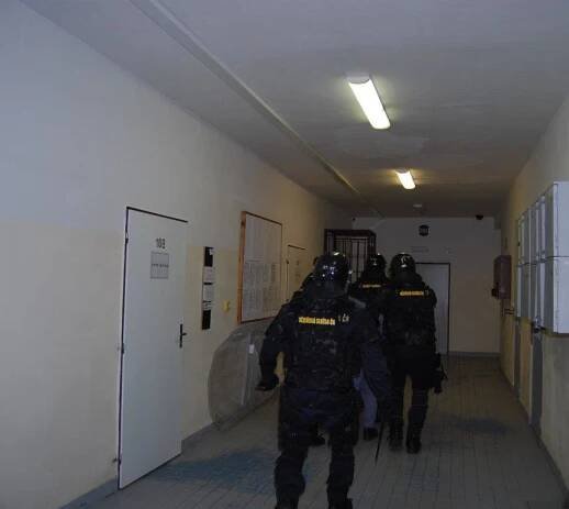 Věznici Kynšperk nad Ohří navštívil sněmovní podvýbor pro vězeňství | Vězeňská služba České republiky