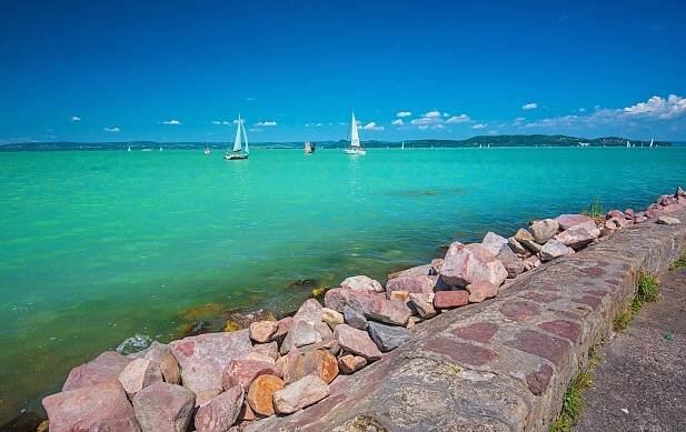 Koupání a zábava u Balatonu