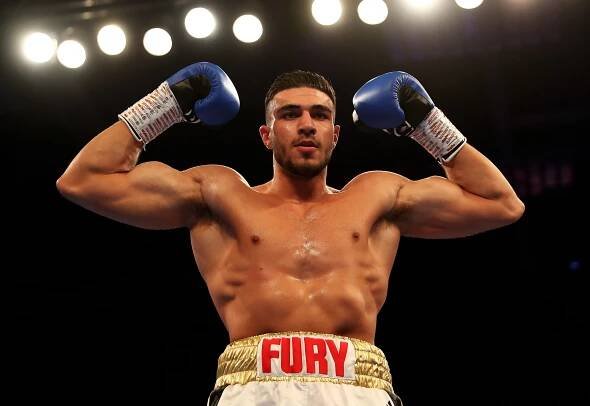 Love Island star and pro boxer Tommy Fury eyes fight with KSI