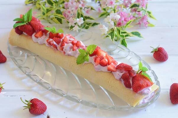 Jahodová roláda s mascarpone