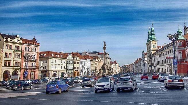 Hradec Králové změní koncept obnovy Velkého náměstí, omezí dopravu a přidá zeleň