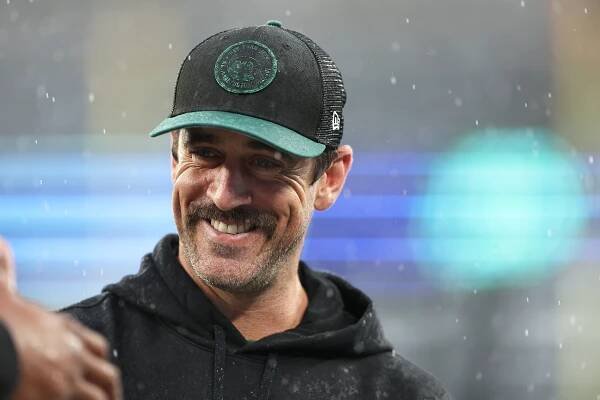 Aaron Rodgers #8 of the New York Jets reacts prior to a game against the New York Giants at MetLife Stadium on October 29, 2023 in East Rutherford, New Jersey.