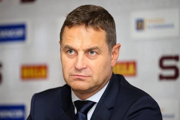Na šéfa českého hokeje kandidují Bříza, Černý, Hadamczik, Hašek, Ščerban a Šlégr