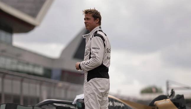 F1 je největší hit kariéry Brada Pitta. Chtěl takový film natočit desítky let, pomohl mu mistr světa