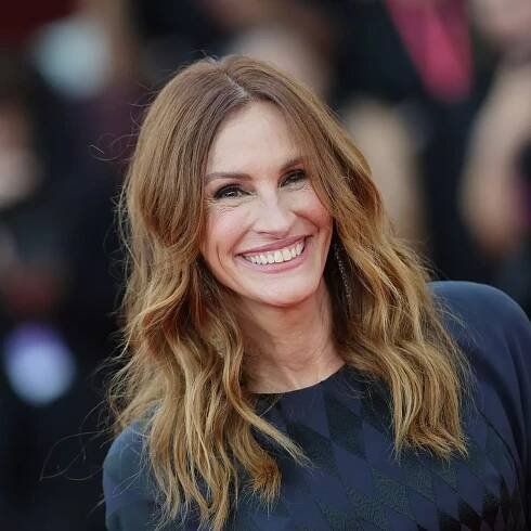 Julia Roberts signs on for new series starring Derry Girls' Jamie-Lee O'Donnell