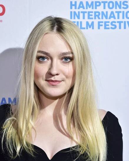 The Hottest Dakota Fanning Photos | Nude Dakota Fanning - Barnorama