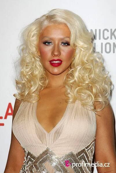Christina Aguilera - celebrity účes - HappyHair