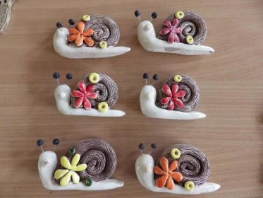 šnek keramika Childrens Pottery, Kids Pottery, Air Dry Clay Projects, Polymer Clay Projects