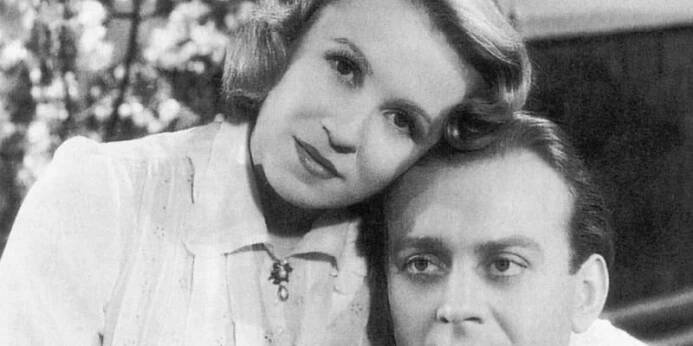 Karel Höger s herečkou Natašou Gollovou při natáčení filmu Okouzlená