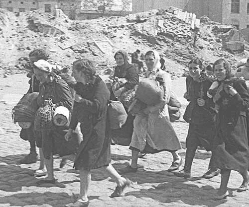 Inside the Nazi-controlled ghetto of Lodz, 1940-1944
