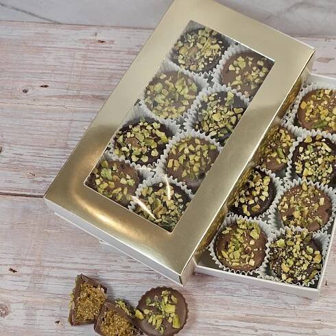 Premium Handmade Viral DUBAI Chocolate / Chocolate with Dubai Filling / Handmade Viral Dubai Bonbons / Dark and Milk Chocolate Dubai bonbons