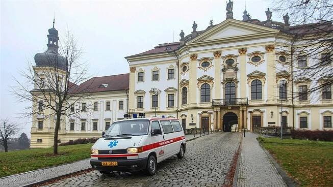 Pacienti si v průzkumu stěžují na bolest, nejlepší nemocnici má Olomouc
