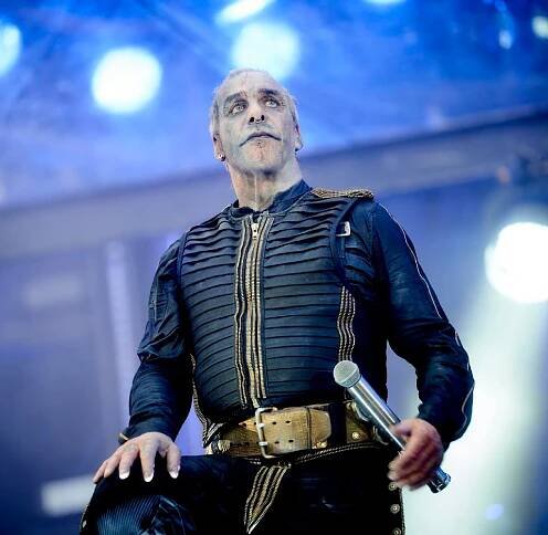 Rammstein, Till Lindemann: K.-o.-Tropfen, Sex und die Row Zero