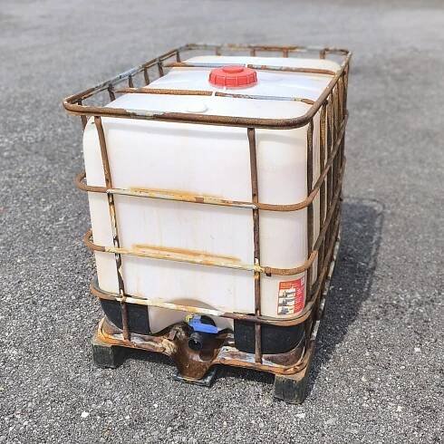 IBC 600L BAZAR (ZAHRADA 15cm II. jakost)