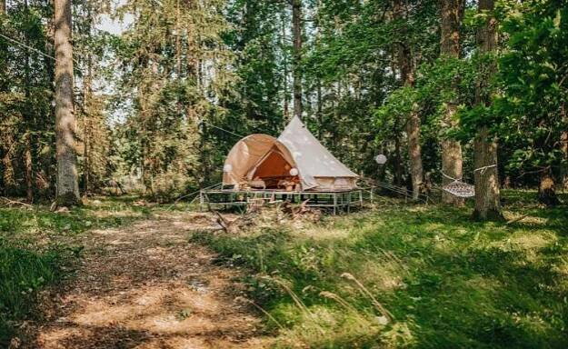 Glamping v Černické oboře - Hotel Panská, Penzion Černická obora | Spa.cz