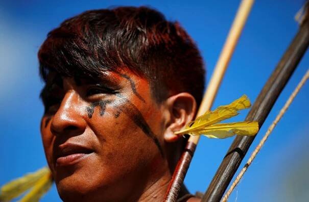 Mladý indián z izolovaného amazonského kmene kontaktoval vesničany v Brazílii