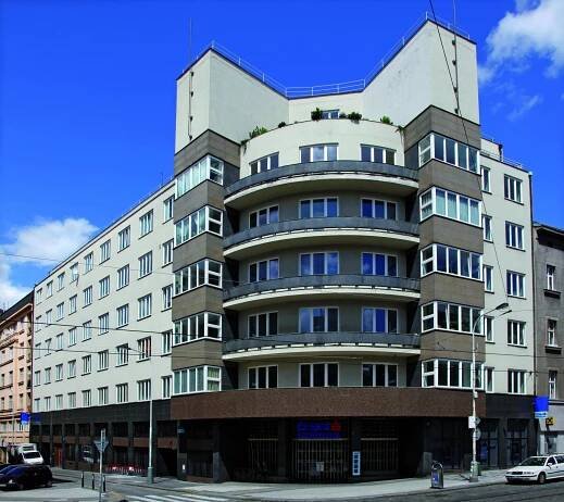 Vinohradská záložna, Anglická čp. 136/22