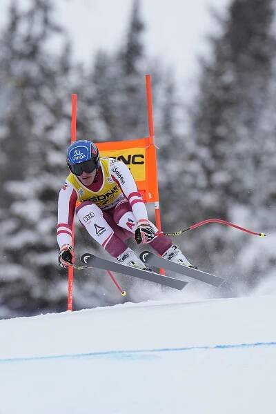 První sjezd sezony v Lake Louise vyhrál Mayer před Kriechmayrem
