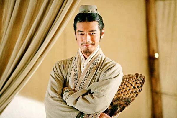 Zhuge Liang, played by Takeshi Kaneshiro - Red Cliff