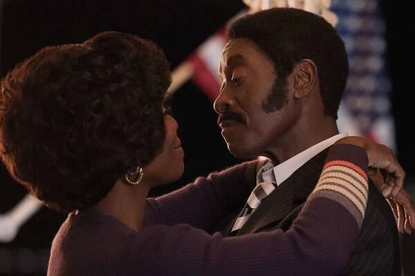 Marsha Stephanie Blake as Delores Hudson, Don Cheadle as JD Hudson