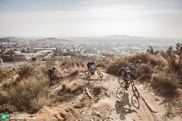 Fortunately it’s never too busy, you’ll be glad to hear, as for many it demands too much hard work to drag your way uphill for twenty minutes, constantly battling the city’s heavy traffic.