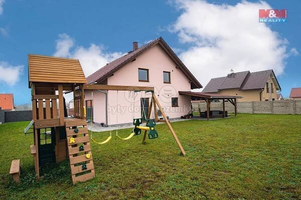 Pronájem Dům, Všestary, okres Hradec Králové
