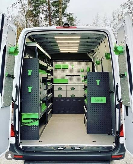 Pojízdné dílny, servisní a montážní vestavby do aut, police, regály a šuplíky do dodávek System Edström