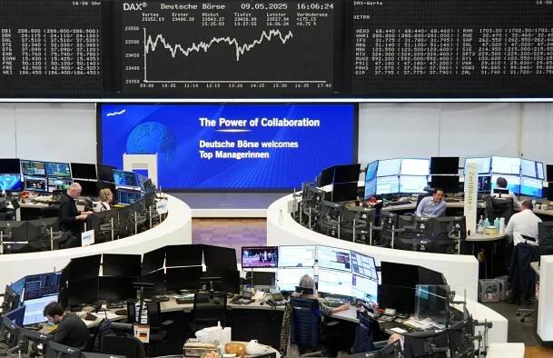 Európske akcie sa posilnili, nemecký index Dax sa dostal na nový rekord