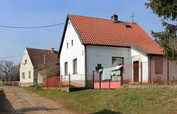 Soubor:Děkov, side street.jpg