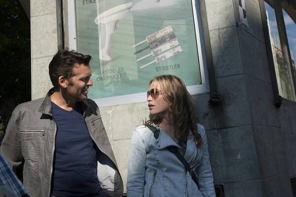 V utajení - Trigger Cut - Z filmu - Oded Fehr, Piper Perabo