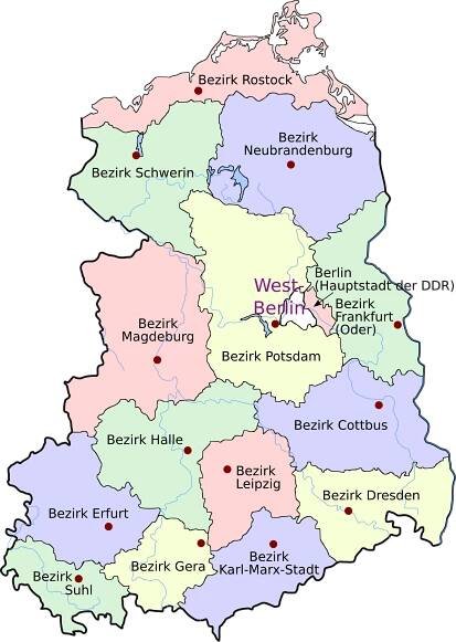 Soubor:DDR Verwaltungsbezirke farbig.svg – Wikipedie