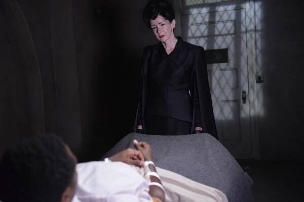 American Horror Story - Temná sestřenka - Z filmu - Frances Conroy