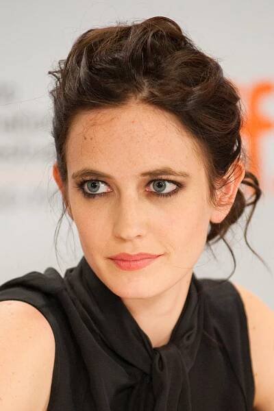File:Eva Green (Headshot).jpg - Wikimedia Commons