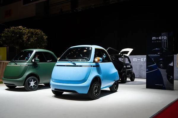 Microlino Lite dosáhne jen 40 km/h, řídit jej ale někde mohou už 14letí