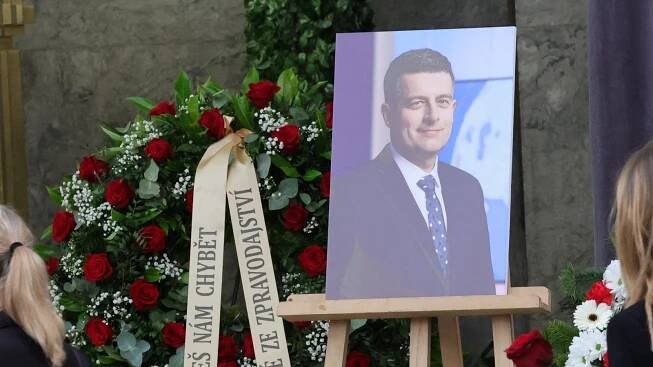 Loučení s meteorologem Šrámkem (†48): Plakaly osobnosti ČT
