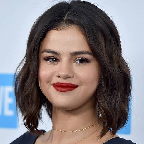 Selena Gomez Debuts Long Hair on Instagram — Photos