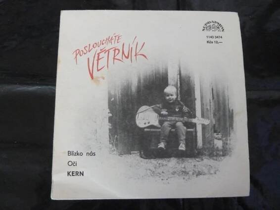 singl KERN - Blízko nás / Oči (Supraphon 1987)