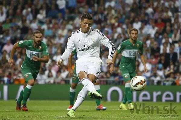 Ronaldo je deviaty raz vo fanúšikovskej Jedenástke roka UEFA - SITA.sk