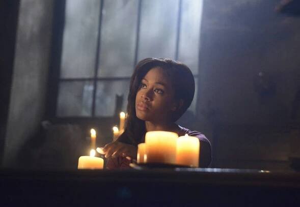 Ospalá díra - Nekromant - Z filmu - Nicole Beharie