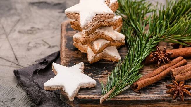 Recept na cukroví přímo od britské královské rodiny: Skořicové hvězdičky s polevou