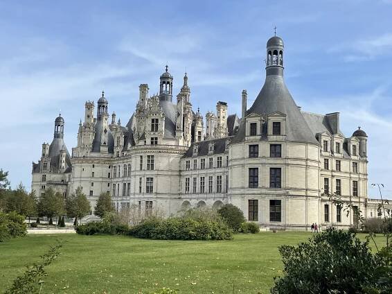 Loire Valley bike tour of castles and wine