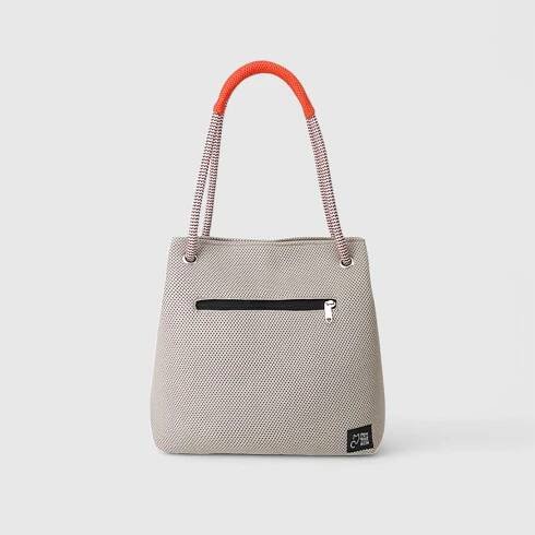 Bolso Kraft en 3D beige cuerda jaspe rojo y asa naranja