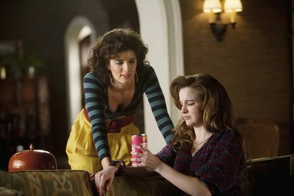 Bratři a sestry - Duch minulosti I - Z filmu - Anna Wood, Kay Panabaker