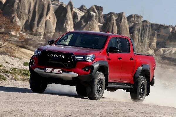 Main listing image - Toyota Hilux Review 2025: Price, specs & boot space