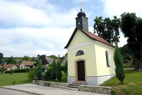 VESNICE ROKU: Z vítězství se radují ve Střemošicích