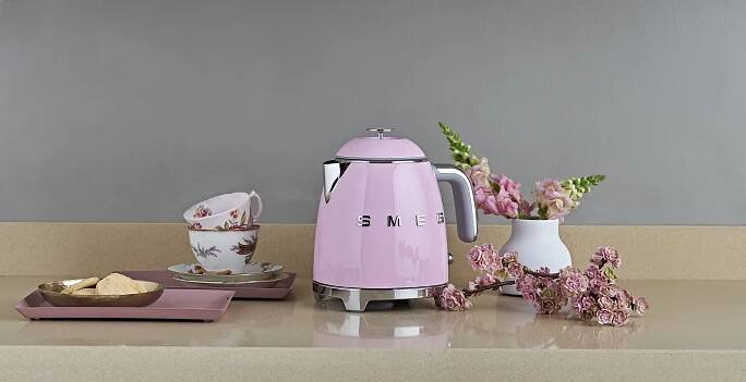Rychlovarná konvice 50's Style Mini - Smeg KLF05BLEU | FormAdore