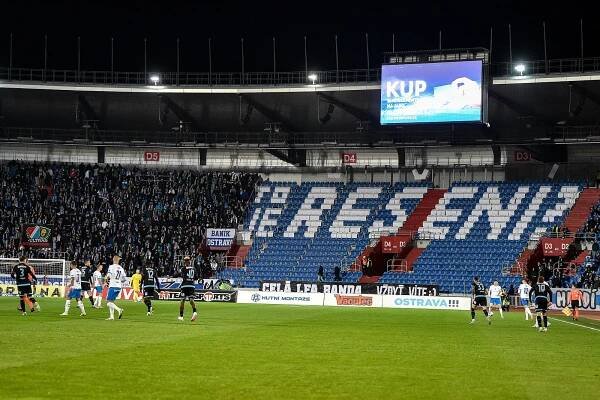 Aspoň se nenudím, moje srdíčko přežívá. Trenér Viktorie baví svými bonmoty