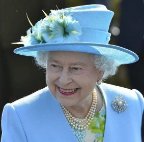 Královna Alžběta II. ke sňatkům homosexuálů: „je to je úžasná věc!“