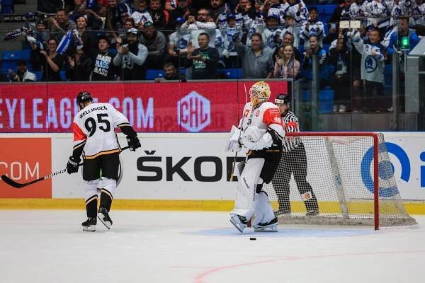 Pohár pro mistry a čtyři tisíce zvědavců. V Plzni odstartovala hokejová Liga mistrů